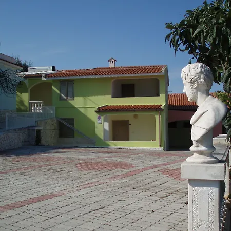 アパートホテル Carabella ヴィエステ