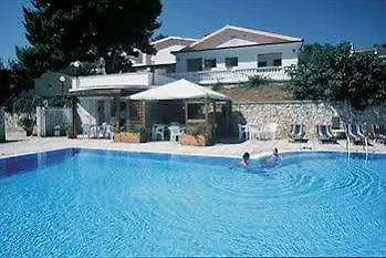 Carabella Aparthotel 3*