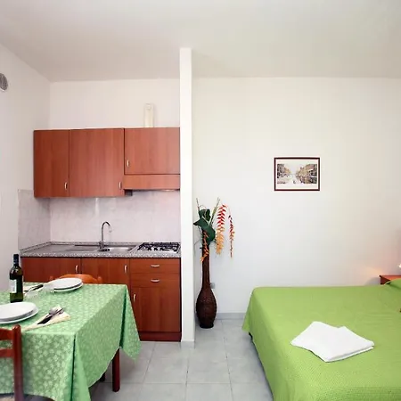 Carabella 3*