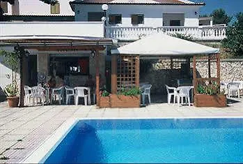 Ξενοδοχείο με διαμερίσματα Carabella 3*